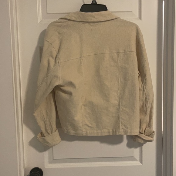 Medium - cropped jacket - Picture 2 of 2